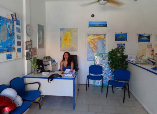 Noleggio Auto di aeroporto Lefkada- Potete Affitare auto dall' aeroporto di Aktion Prevesa Nidri Car Rentals. Rent a car Nidri, Lefkada, Aktion PVK Preveza airport. Hire a car Lefkada airport. Rent a car at Nikiana, Ligia, Lefkas town, Lefkada marine port, Agios Ioannis, Agios Nikitas, Vassiliki port, Sivota bay, Vlicho bay, Desimi camping. Noleggio Auto & Motorini Lefcada- Noleggio Automobili Lefkada- Potete Affitare Auto in Cita e Marina Di Lefkada- Auto Motorini Scooter in affito in Agios Ioannis Lefkada