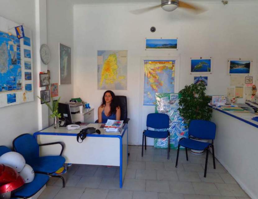 Noleggio Auto Lefkada- Potete Affitare auto dall' aeroporto di Aktion Prevesa Nidri Car Rentals. Rent a car Nidri, Lefkada. Ενοικιάσεις αυτοκινήτων στο Νυδρί Λευκάδας. Ενοικιάσεις αυτοκινήτων Νικιάνα Λευκάδας, Λυγιά, Μεγανήσι, Βλυχό, Σύβοτα, Βασιλική.